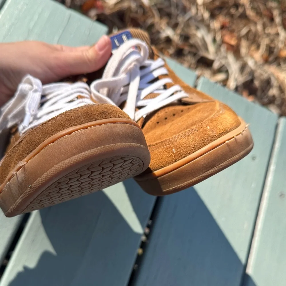 éS Brown Suede Sneakers - Picture 5 of 7